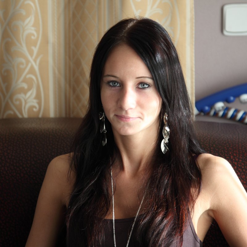 Lianne Avallon